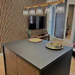 Premium With Garage & Smart Lock Center Apartment *