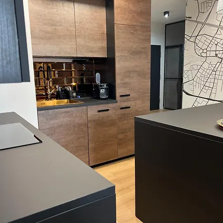 Premium With Garage & Smart Lock Center דירה