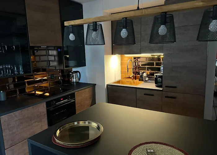 Premium With Garage & Smart Lock Center קטוביץ