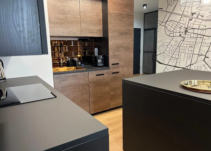 Premium With Garage & Smart Lock Center דירה