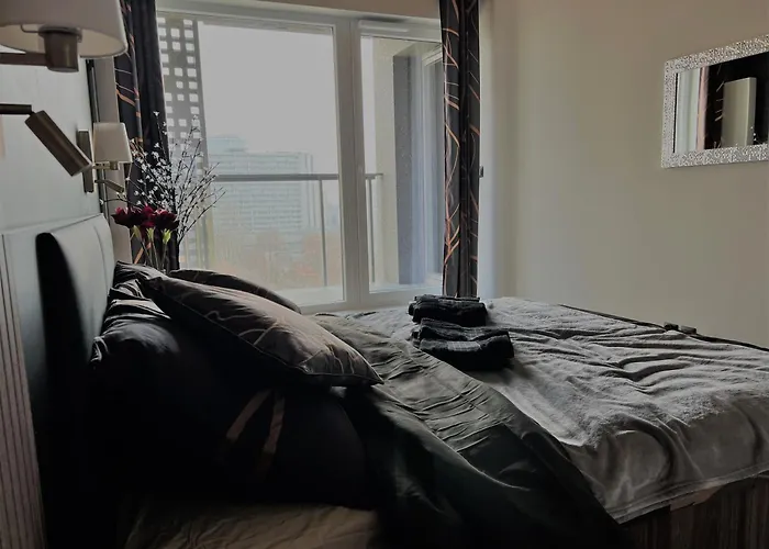 Premium With Garage & Smart Lock Center * קטוביץ